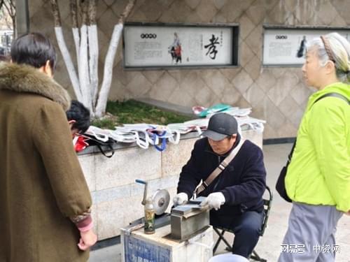 汇聚志愿力量 共建温暖湖滨凯发k8娱乐登录湖滨社区：