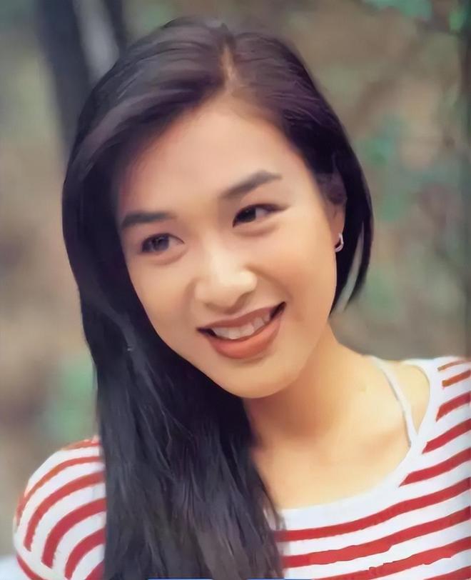 满脸皱纹韦唯疲惫沧桑冯远征眼袋有3层k8凯发一触即发明星老了不敢认朱军(图2)