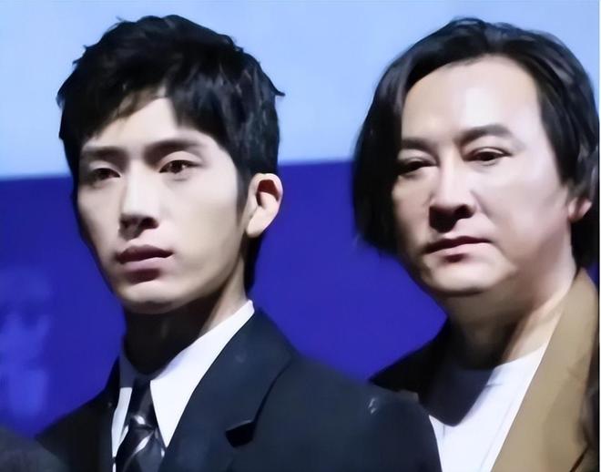 满脸皱纹韦唯疲惫沧桑冯远征眼袋有3层k8凯发一触即发明星老了不敢认朱军(图7)
